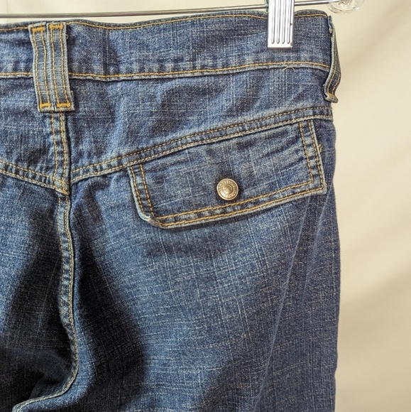 LEVIS OUTBACK Cotton Stretch Flat Front Denim Capris Medium Blue Wash Size 8 Mis - Picture 11 of 14